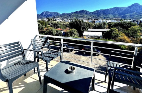 Zeytinlik Apartment | Nature View Flat w Pool 4 min to Beach in Kyrenia