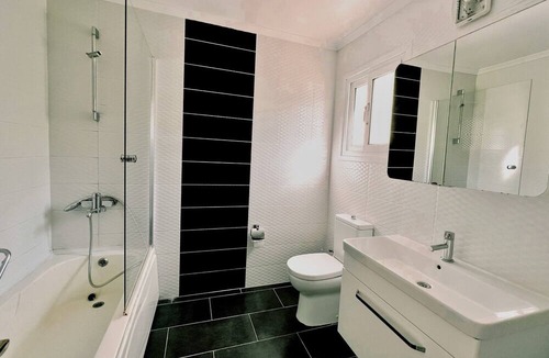 Zeytinlik Apartment | Kyrenia Azure Flat - One Bedroom Apartment, Sleeps 2