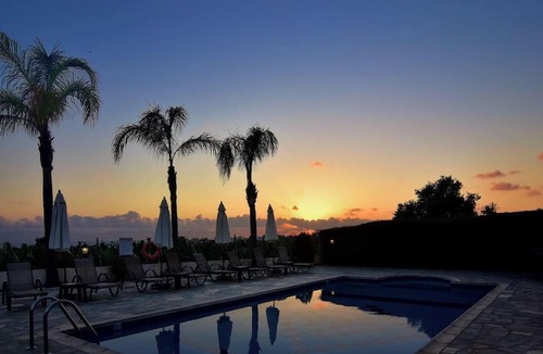 Pegeia Villa | Family Villa Short Walk To Coral Bay Strip 5 Min and Pub, Shops etc