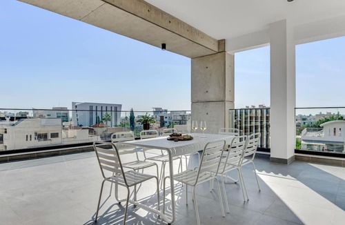 Limassol Apartment | Sanders Crystal 1 - Large 4-bdr Penthouse With Shared Pool