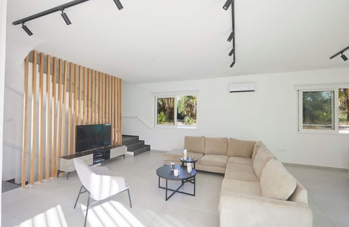 Ayia Napa Villa | New 5 Bedroom Villa With Pool in the Center of Ayia Napa l Kube Villa 4