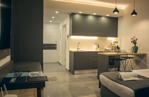 Trikomo Apartment | Studio Flat w Pool, Balcony, 5 to min Beach