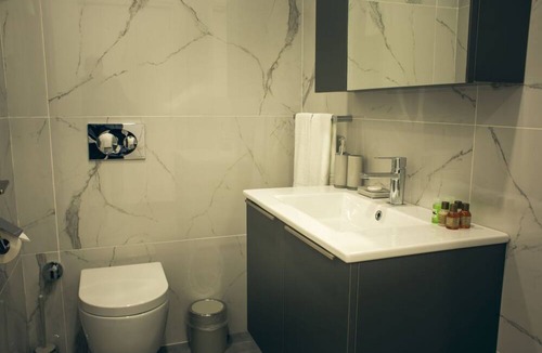 Trikomo Apartment | Studio Flat w Pool, Balcony, 5 to min Beach