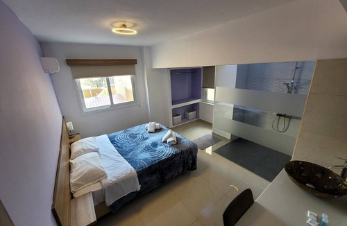 Larnaca City Centre Apartment | Palm Sea Suite 17