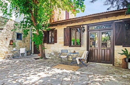 Arsos Apartment | Cornaro House - Charming Studio Apartment