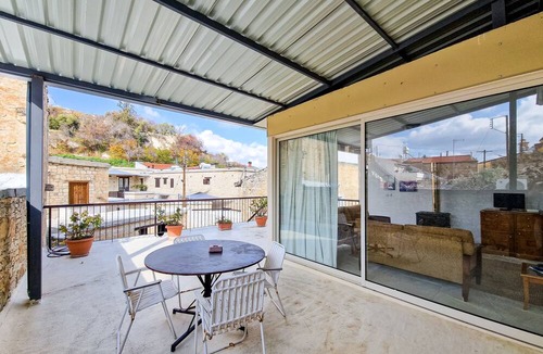 Vasa Koilaniou Apartment | Sanders Village - Precious 1-bdr Apt w- Terrace