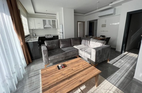 Kyrenia Apartment | Girne'nin Kalbinde Evinizin Konforu