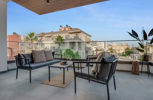 Limassol Apartment | Sanders Palama - Lovely 2-bdr Apt With Balcony