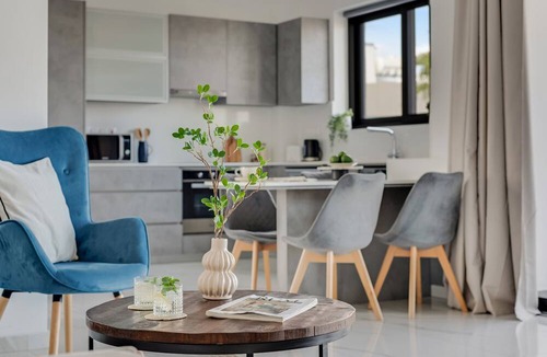 Limassol Apartment | Sanders Palama - Lovely 2-bdr Apt With Balcony