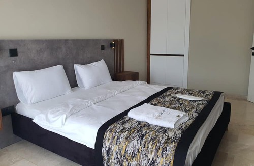 Kyrenia House | Luxury Hotel Room w Pool Near Beach in Kyrenia