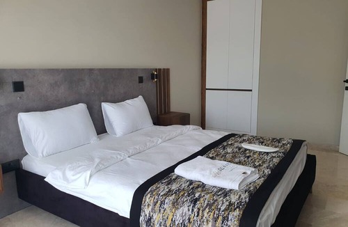 Kyrenia House | Luxury Hotel Room w Pool Near Beach in Kyrenia