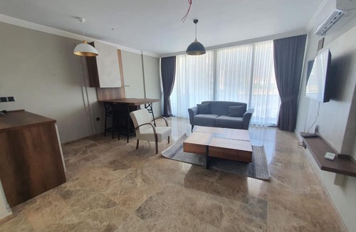 Karakum House | Chic Flat w Pool 5 min to Beach in Kyrenia