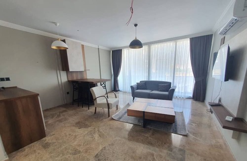 Karakum House | Chic Flat w Pool 5 min to Beach in Kyrenia