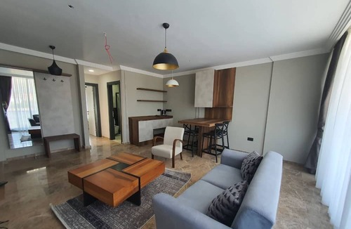 Karakum House | Chic Flat w Pool 5 min to Beach in Kyrenia