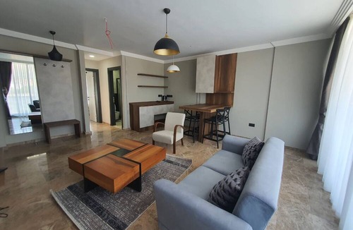 Karakum House | Chic Flat w Pool 5 min to Beach in Kyrenia