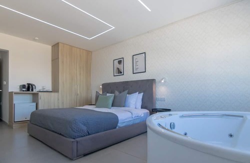 Nicosia Apartment | Phaedrus Living Plateia Suite Verde