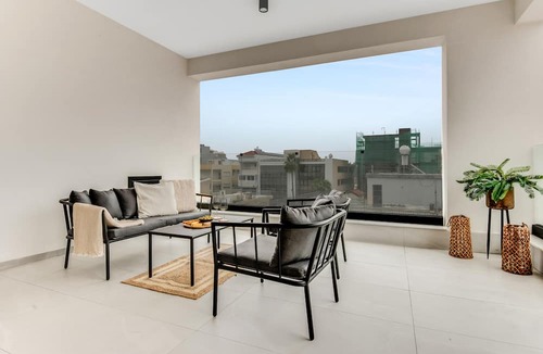 Neapolis Apartment | Sanders Premier - Lovely 2 bdr apt With Balcony
