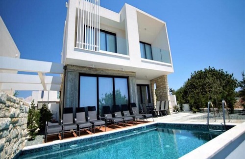 Emba Villa | Avalon 11, 4 bedroom Villa with Private Pool