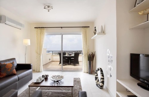 Peyia Town Apartment | Club Coral View Resort