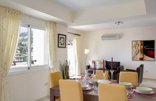 Peyia Town Apartment | Club Coral View Resort