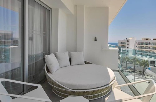 Protaras Hotel | The Blue Ivy Hotel and Suites