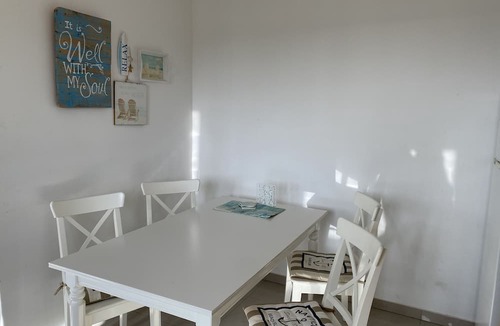 Oroklini Apartment | Apartment Sleeps 4 With Sea Views