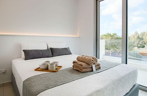 Paphos Apartment | Phaedrus Living: Seaside Executive Flat Harbour 101