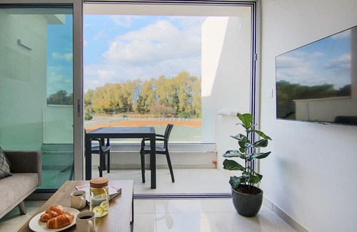 Paphos Apartment | Phaedrus Living: Seaside Executive Flat Harbour 101