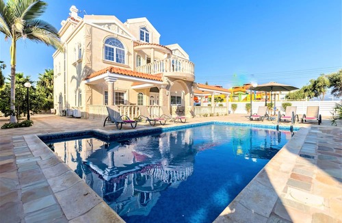 Ayia Napa Villa | Exclusive three floor villa with five bedrooms on the seafront