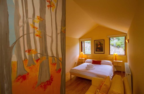 Platres House | Persephone Cottage - Enhance Your Senses