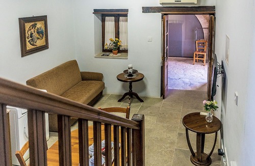 Agios Theodoros Apartment | Konatzi tou Flokka Apartments
