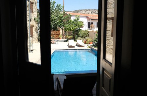 Psematismenos Hotel | Evkarpos Country House