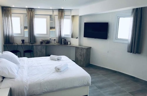Larnaca City Centre Hotel | White 11