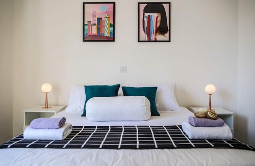 Lykabittos Villa | Phaedrus Living: City Luxury Flat Anemone 103