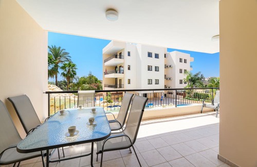 Oroklini Apartment | 2 bed Apartment Overlooking Pool - Oroklini