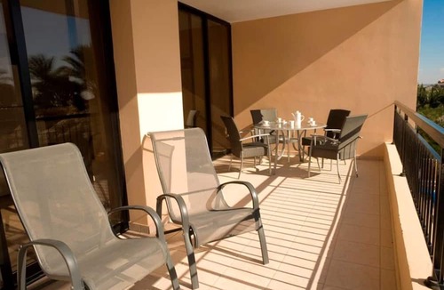 Oroklini Apartment | 2 bed Apartment Overlooking Pool - Oroklini