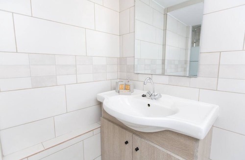 Larnaca Hostel | Aladdin's Hostel - Room 12