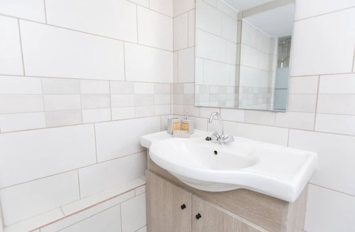 Larnaca Hostel | Aladdin's Hostel - Room 14