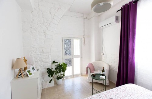 Larnaca Hostel | Aladdin's Hostel - Room 14