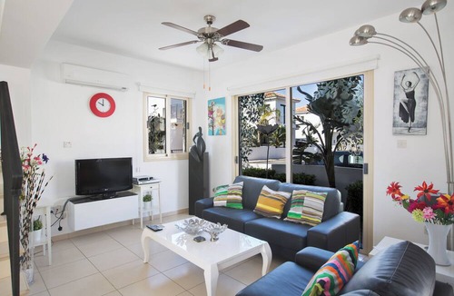 Pernera Villa | Villa Megan,modern 3bdr Villa,close To The Beach