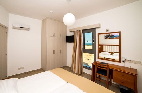 Paphos Hotel | Kefalos Beach Tourist Village
