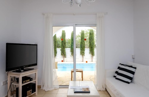 Ayia Thekla Hotel | Thalassines Beach Villas