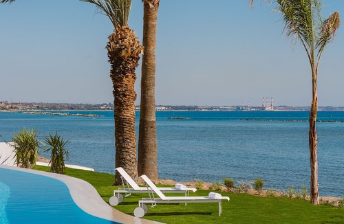 Oroklini Hotel | Lebay Beach Hotel