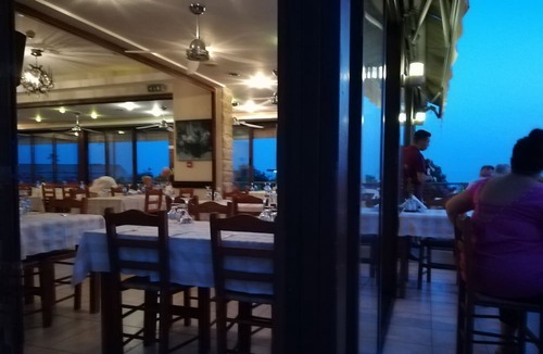 Emba Apartment | Luxury 2 Bedroom Apartment, 15 mins to Neofytos Monastry, Pool Lounge, Free WIFI