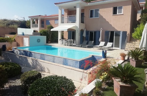 Tremithousa Villa | Luxury 3 bed villa with large infinity pool, stunning views over paphos harbour