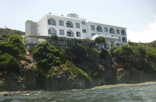 Kato Pyrgos Hotel | E.J. Pyrgos Bay Hotel