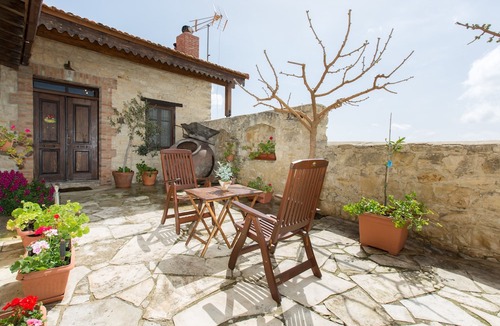 Agios Therapon Cottage | DIONI PALACE - ENHANCE YOUR SENSEs