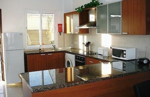 Potamos tis Germasogeias Apartment | Spacious apartment. Gated in Limassol district area close to all amenities