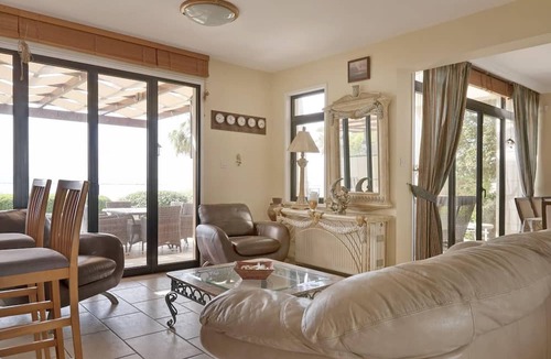 Pyla Villa | Nala villa, 4 bedroom beachfront villa with a jacuzzi