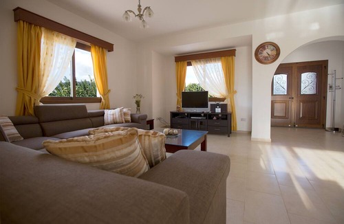 Pegeia Villa | Villa Anna Marina - a Private villa that sleeps 8 guests in 4 bedrooms